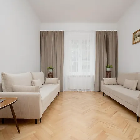 Spacious Vintage 1930's Inspired By Renters Apartment Warsaw