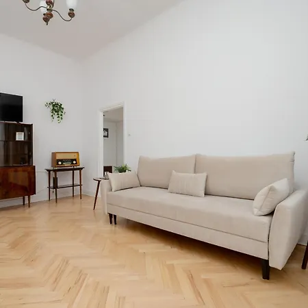 Apartment Spacious Vintage 1930's Inspired By Renters Warsaw